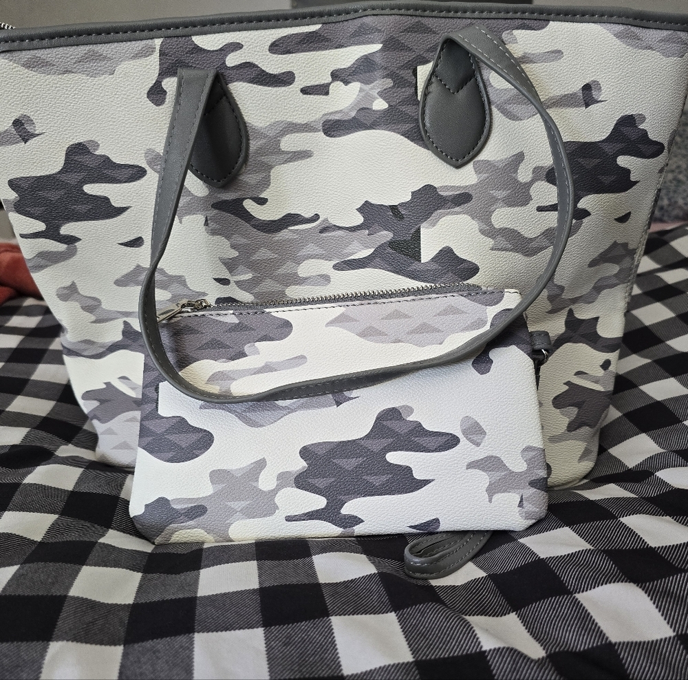 Camouflage Tote and Pouch Set